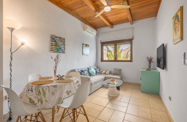 Ferienwohnung 'Con Vistas A La Piscina' mit Bergblick, Wi-Fi und Klimaanlage
