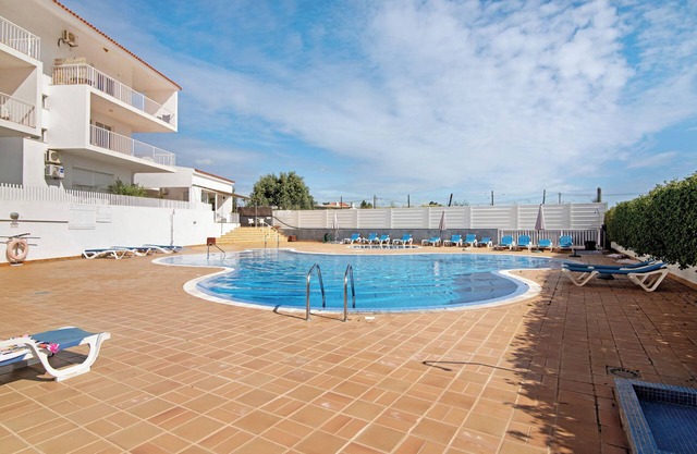 Ferienwohnung 'Costa Cabanas 1' in Strandnähe mit Gemeinschaftspool und WLAN