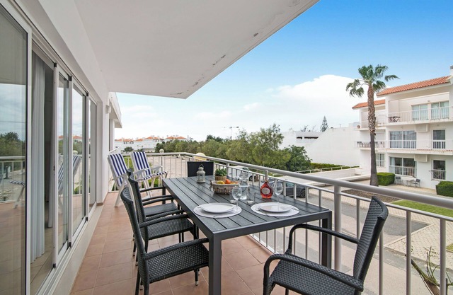 Ferienwohnung 'Costa Cabanas 68' mit Gemeinschaftspool, Wi-Fi und Klimaanlage
