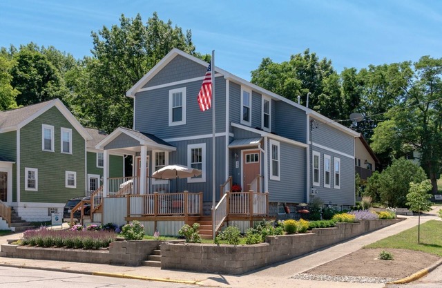 Apartment Cottage walk to Grand Haven attractions
