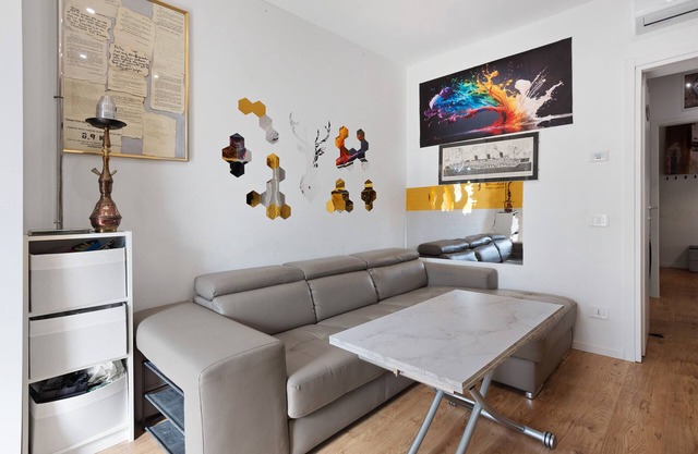 Apartment 'Crescenzago' with Wi-Fi and Air Conditioning