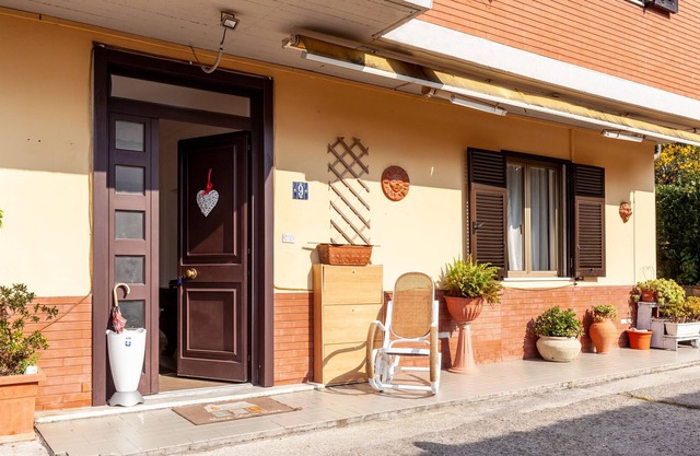 Apartment 'Da Nonno Mò' with Shared Garden