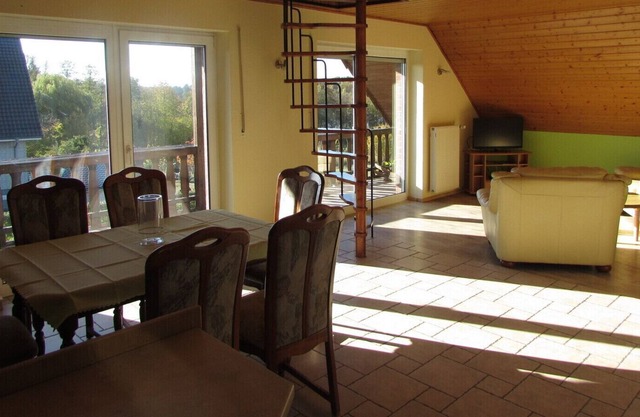 FeWo mit Terrasse, Gartenblick, Liegewiese auf Privatgrundstück, ruhige Lage