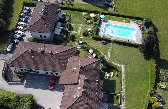 Ferienwohnung 'Di Pastei 13' mit Blick auf den See, Gemeinschaftspool und Wi-Fi