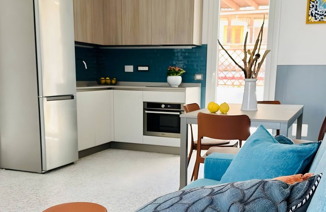 Ferienwohnung 'Dimora Azzurra' mit privatem Garten, Balkon und Klimaanlage