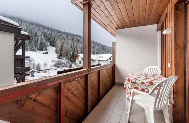 Ferienwohnung "Dolomieu 26" mit Bergblick, Balkon & Whirlpool