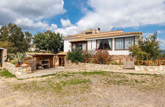 Ferienwohnung "Domus Blanca Ivan" mit WLAN und Garten