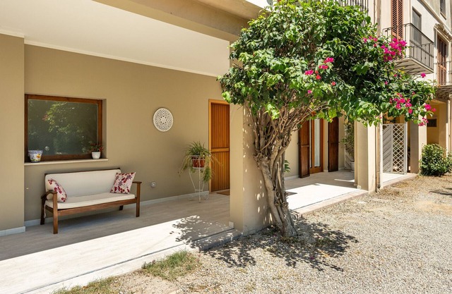 Apartment 'Domus Giulia' with Private Terrace, Wi-Fi and Air Conditioning