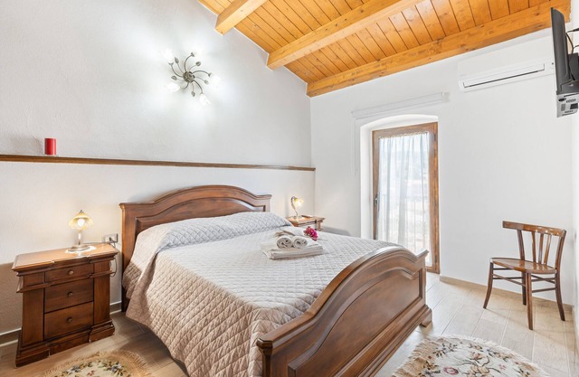 Apartment 'Erato' with Sea View, Wi-Fi and Air Conditioning