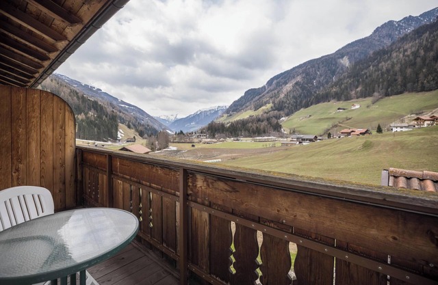 Ferienwohnung "Edelweiß" mit Bergblick, WLAN, Balkon & Garten