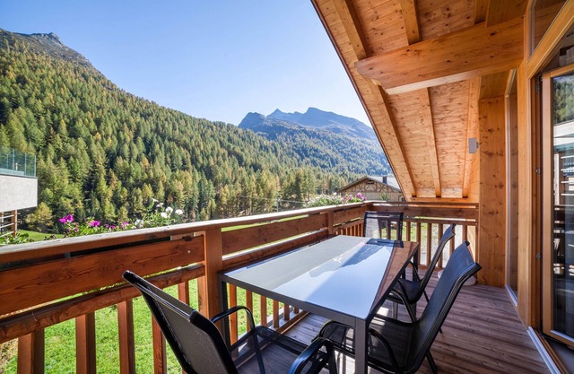 Ferienwohnung "Edelweiß" mit Pistenzugang, privater Terrasse und WLAN