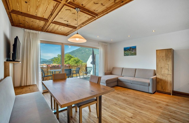Ferienwohnung 'Edelweiß' mit Bergblick, Gemeinschaftsgarten und Wi-Fi