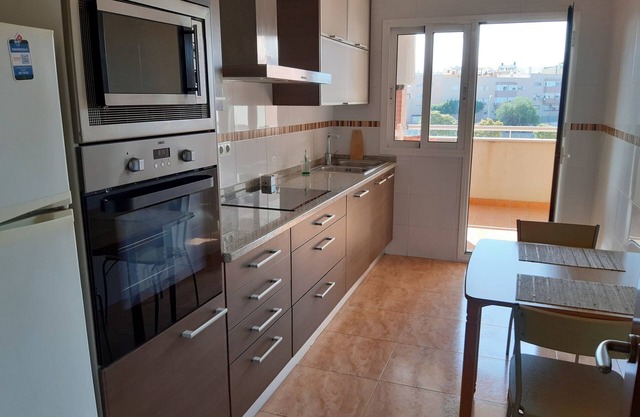 Almeria. Parking included. Entire apartment. alborania