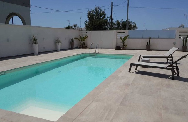 Ferienwohnung "Elite Luxury Residence 2" mit Meerblick, Pool, WLAN & Terrasse