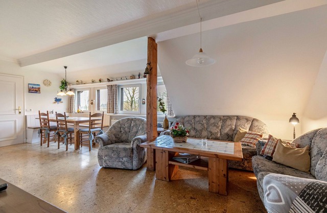 Ferienwohnung 'Emil Nolde' mit Privatterrasse, Gemeinschaftsgarten und Wi-Fi