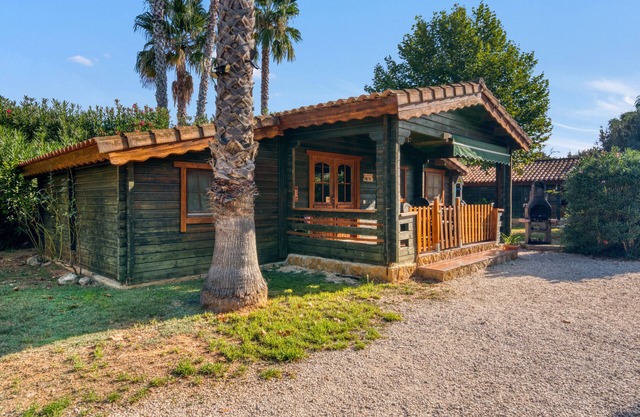 Ferienwohnung 'Entre Viejos Olivos 7' mit Bergblick, Gemeinschaftspool und Klimaanlage