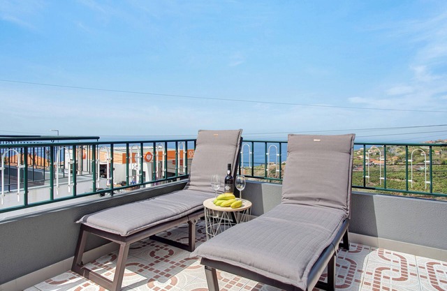 Ferienwohnung 'Estrela House' mit Meerblick, privater Terrasse und WLAN