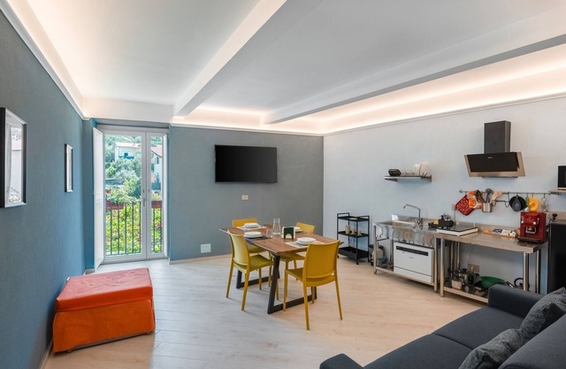 Ferienwohnung 'Familiare Parmenide' mit Wi-Fi und Klimaanlage