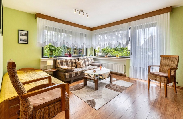 Ferienwohnung Neuenrade mit gemeinsamer Terrasse, gemeinsamem Garten und Wi-Fi