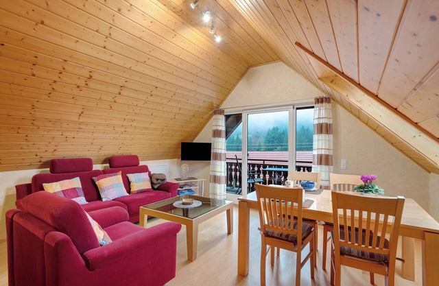 Ferienwohnung Rose Mit Balkon" mit Gemeinschaftsgarten, Balkon und Wi-Fi