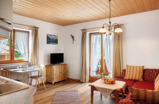 Ferienwohnung Zugspitze mit Bergblick, Balkon und WLAN