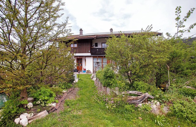 Ferienwohnung Beim Roana" mit Bergblick, privater Terrasse und eigenem Garten