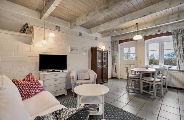 Ferienwohnung 2" mit Gemeinschaftsgarten, Terasse und WLAN