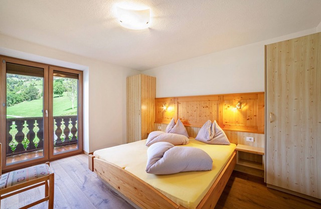 Ferienwohnung 'Fichtenhof Enzian' mit Bergblick, Gemeinschaftsgarten und WLAN