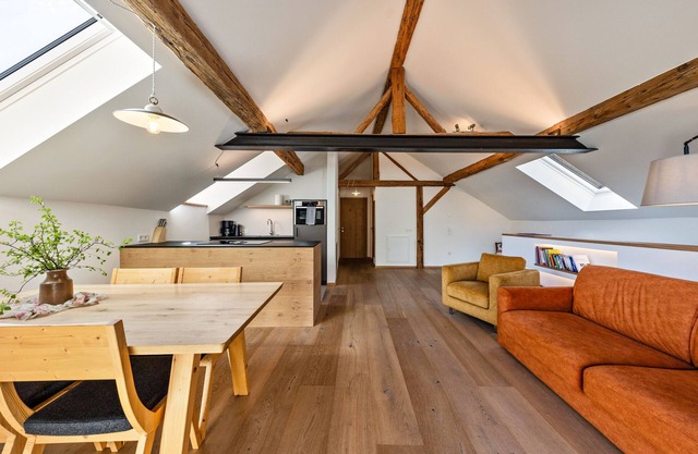 Ferienwohnung 'Firmelein - Dachwohnung' mit Bergblick, privater Terrasse und WLAN