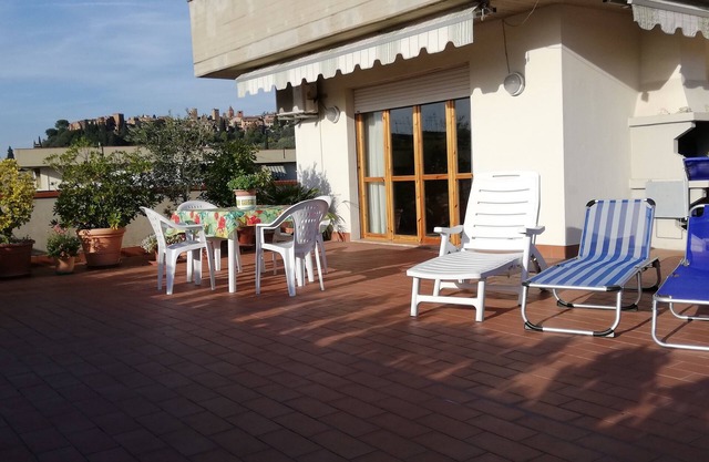 Panorama-Wohnung (Penthouse) 10 Km San Gimignano
