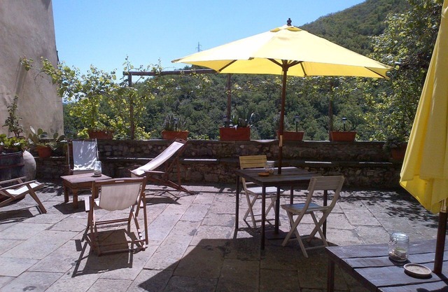 Typische Residenz in einem mittelalterlichen ligurischen Dorf