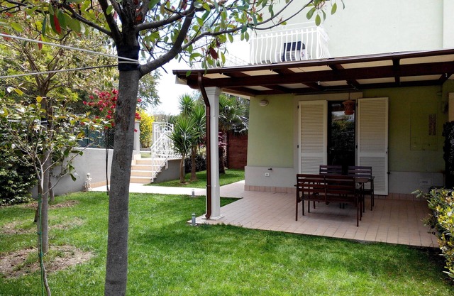 Ferienwohnung - Marcelli di Numana / Wohnung in villetta mit privatem Garten, 150 Meter vom Meer - setzt Auto privat - neuer Bau