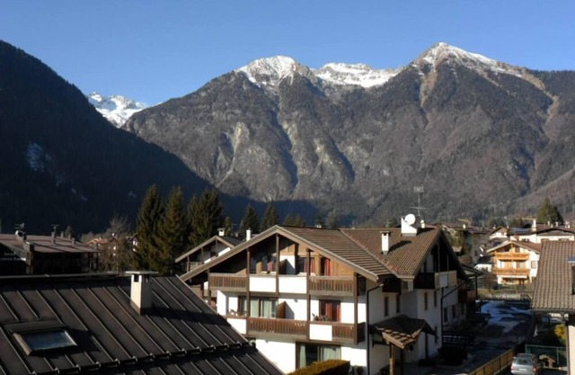 GROSSE KOMFORTABLE WOHNUNG - PINZOLO