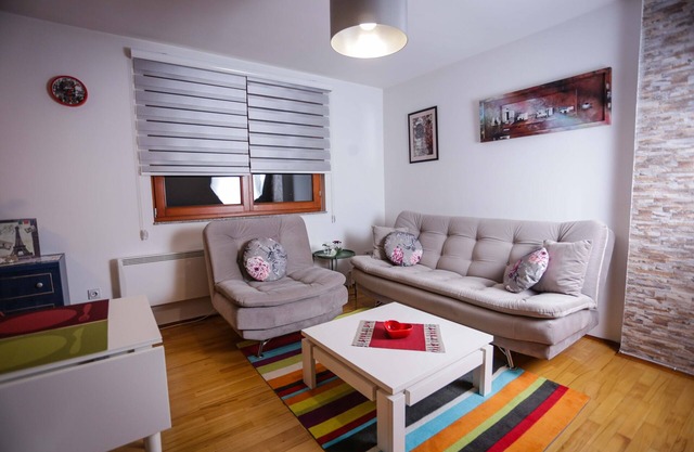 Wohnung zur Miete in Pale