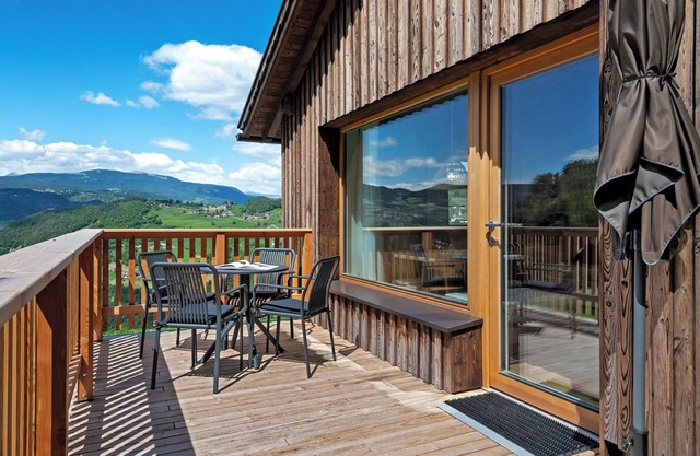 Ferienwohnung 'Franz' mit Bergblick, privater Terrasse und Wi-Fi