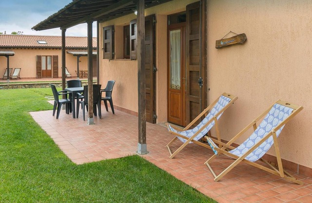 Apartment 'Frassino' with Shared Pool, Wi-Fi and Air Conditioning