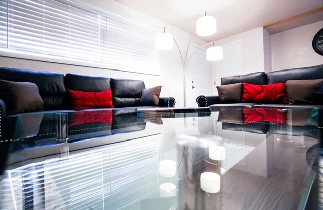 Apartment, Free Breakfast, Close by Rexburg Temple & BYUI. Parks. Yellowstone.