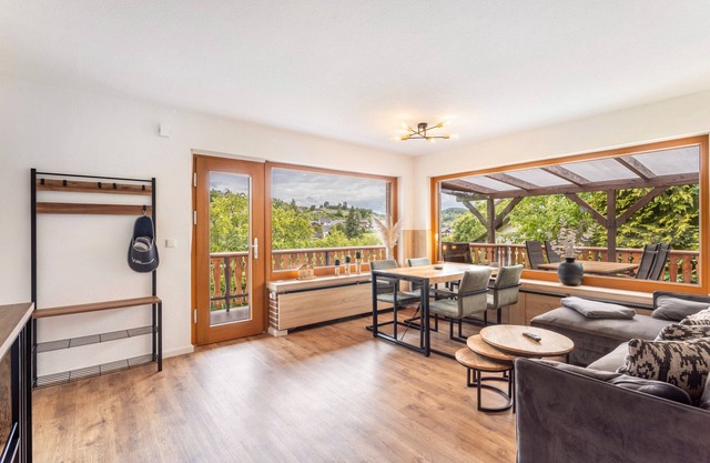 Ferienwohnung 'Fritz' mit Bergblick, Balkon und Wi-Fi