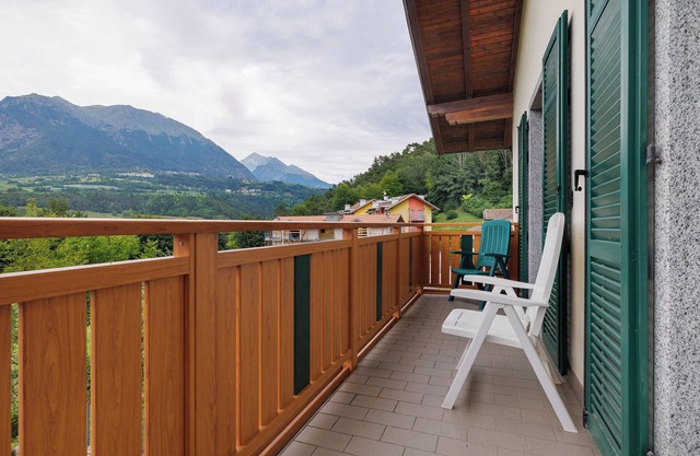 Apartment 'Fucine 33' mit Bergblick, Balkon und WLAN