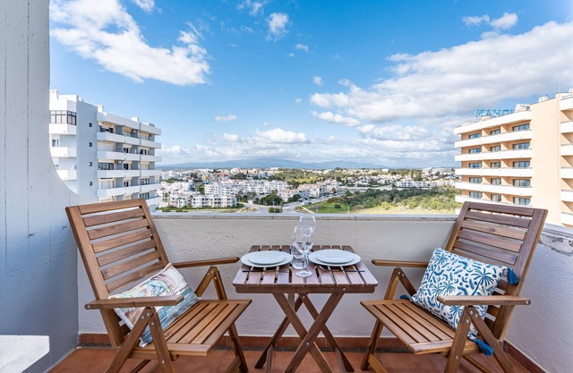 Ferienwohnung 'Gaivotas House' mit Balkon und Wi-Fi