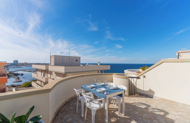 Ferienwohnung 'Gallipoli Vista Mare' mit Meerblick, WLAN und Klimaanlage