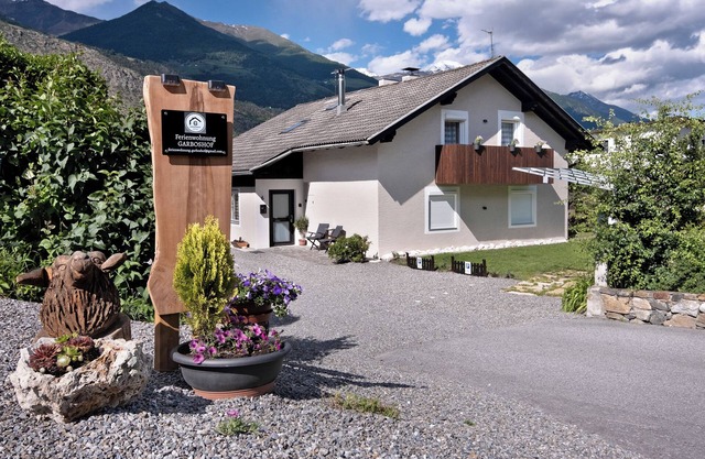 Ferienwohnung 'Garboshof' mit Bergblick, Privatem Garten und WLAN