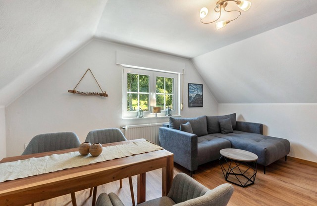 Apartment 'Gellinghausen' mit gemeinsamer Terrasse, privatem Garten und WLAN