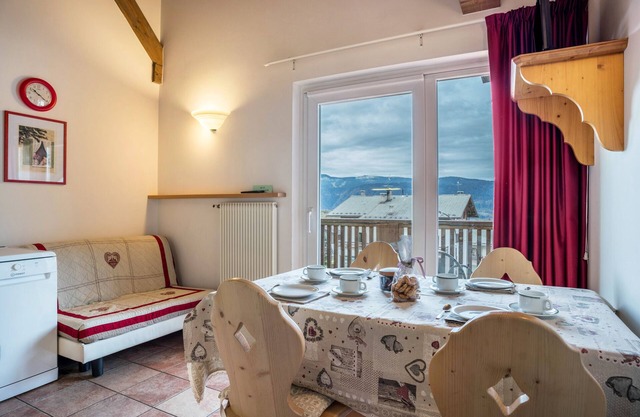 Ferienwohnung 'Giongo Residence Aparthotel 201' mit Bergblick, Gemeinschaftsterrasse und WLAN