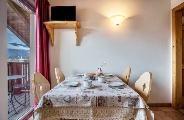 Ferienwohnung 'Giongo Residence Aparthotel 203' mit Bergblick, Gemeinschaftsterrasse und WLAN