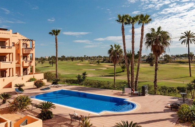 Ferienwohnung 'Golf und Sonne' mit Meerblick, Gemeinschaftspool und Klimaanlage