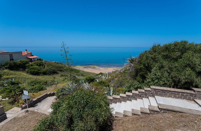 Apartment 'Gradinata Sul Mare' with Wi-Fi and Air Conditioning