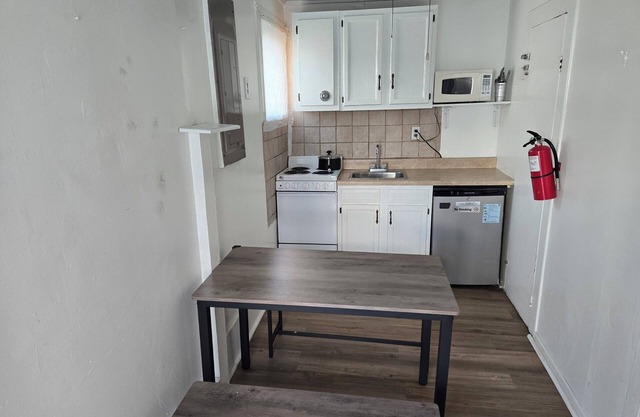 Apartment, Great Location , Fits your budget!