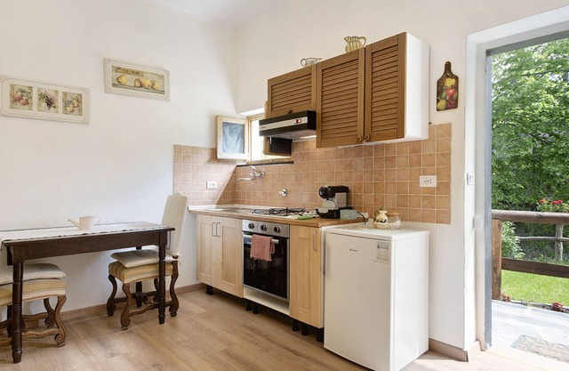 Ferienwohnung 'Green Riviera - Giardino' mit Bergblick, Gemeinschaftspool und WLAN