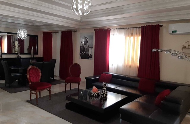 WOHNUNG Erdgeschoss 247m² Sacré Coeur